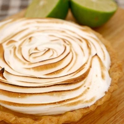 Socola Meringue Lime Pie