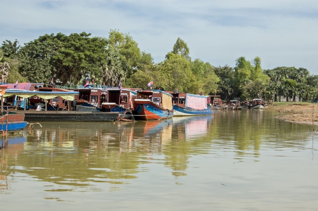 pleasure boats at tonle sap lake cambodia
